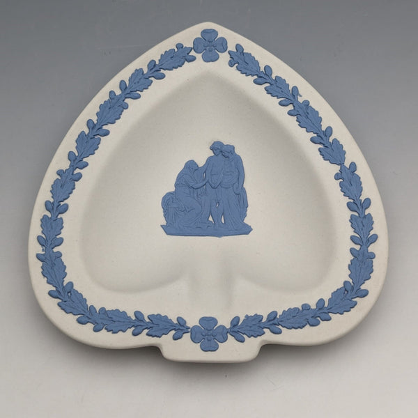 英国ヴィンテージ ウェッジウッド ジャスパーウェア製 スペード型ディッシュ ホワイト